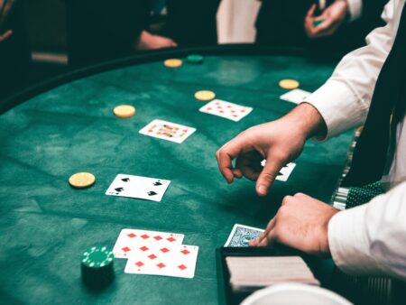 Theory of poker: Types of poker
